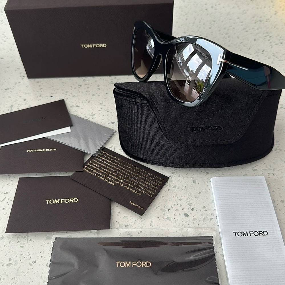 Authentic Tom Ford Sunglasses 😎